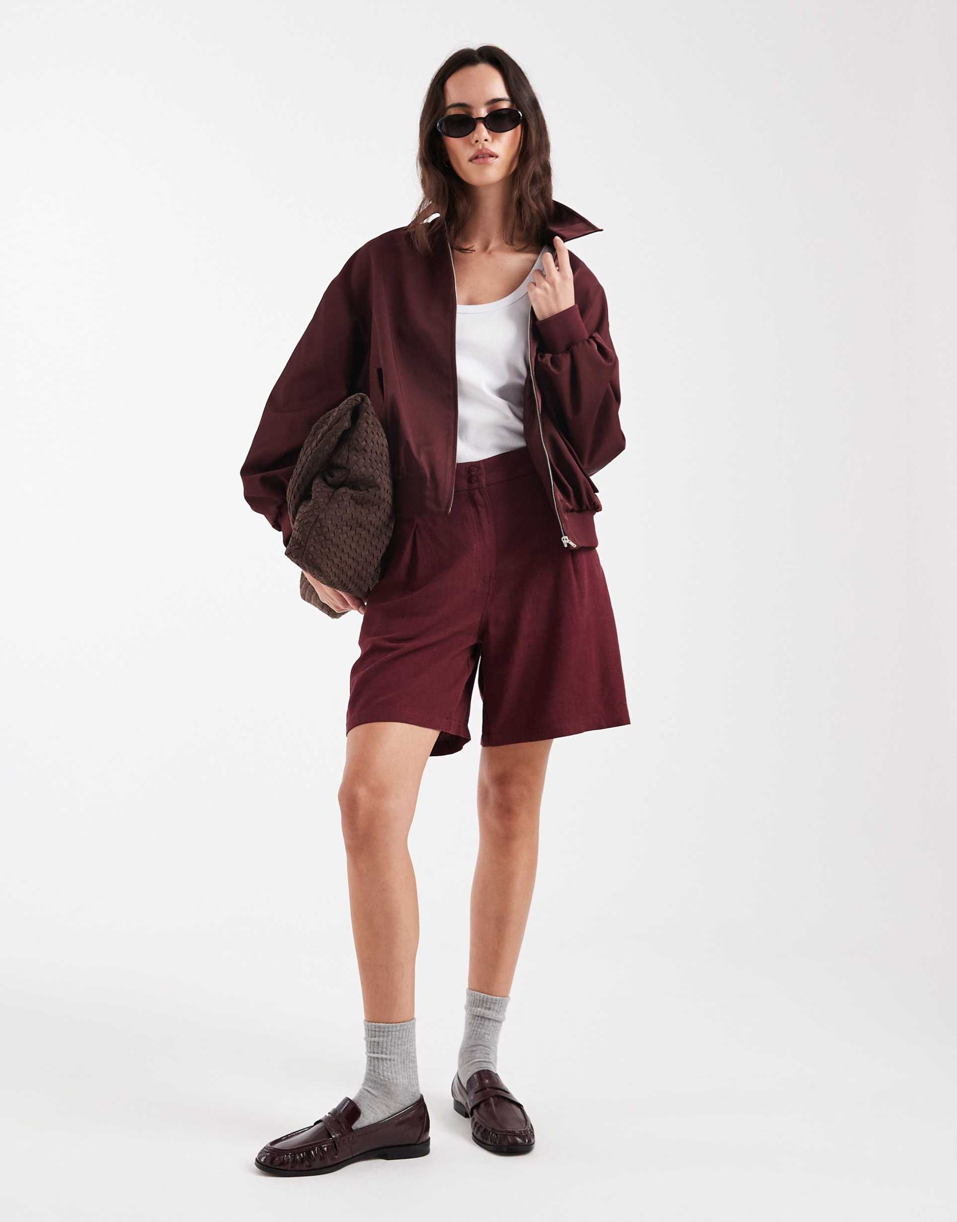 asos design linen look relaxed dad shorts in burgundy