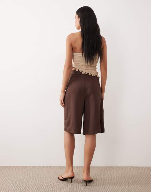 ASOS DESIGN linen look tailored bermuda short in brown, 2 of 5