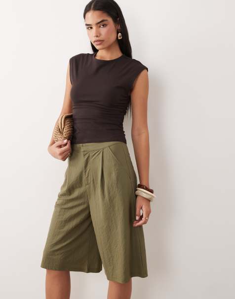ASOS DESIGN linen look tailored bermuda short in khaki green - view 1
