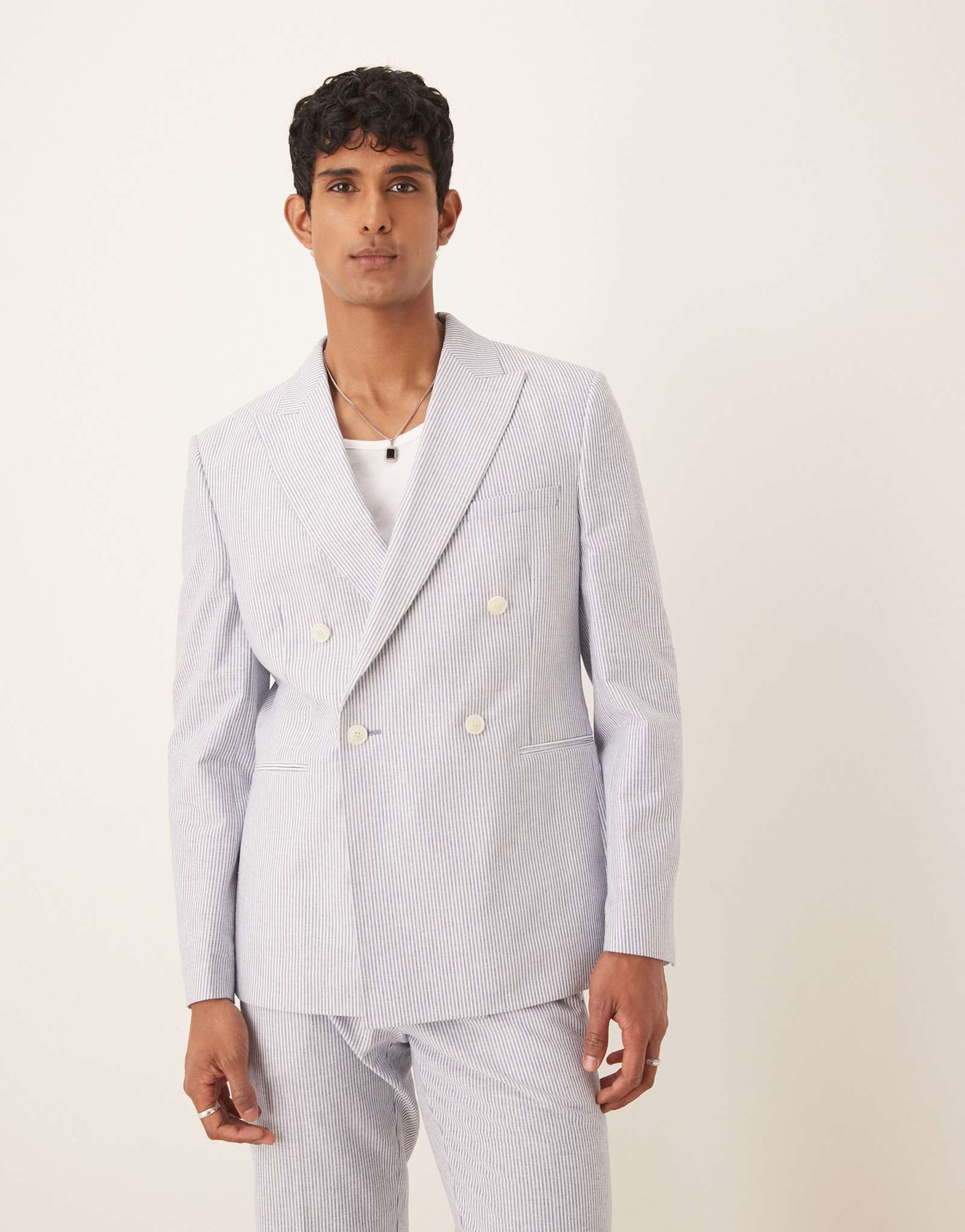 Приталенный пиджак из льняной смеси ASOS DESIGN в синюю полоску
