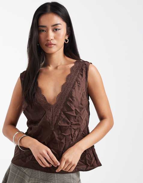 ASOS DESIGN – Linne i satin med v-ringning och krossad spets - view 1