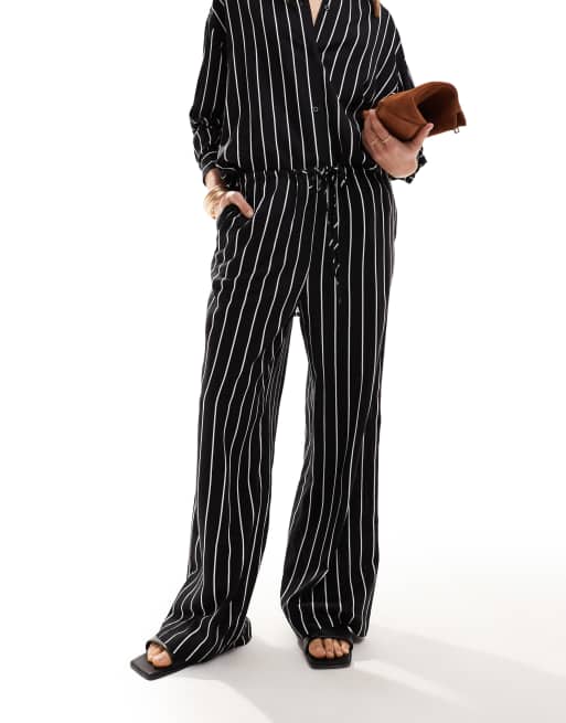 ASOS DESIGN - Linnen broek met wijde pijpen en elastische taille in zwart met strepen