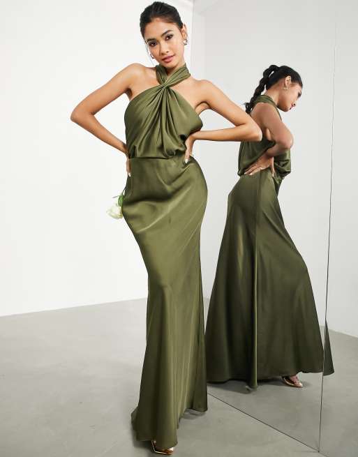 ASOS DESIGN L invit e Robe longue en satin fronc avec encolure am ricaine Olive