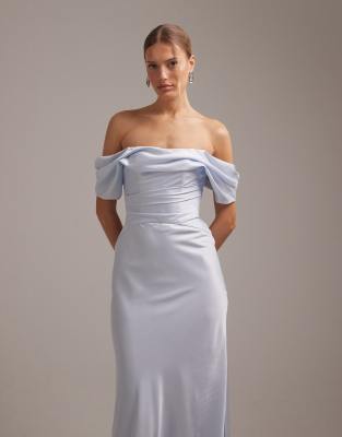 ASOS DESIGN - L'invitée - Robe longue satinée à encolure Bardot - Bleu