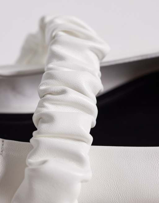 ASOS DESIGN – Lira – Mary-Jane-Ballerinas in Weiß mit gerafftem Detail, 3 von 4