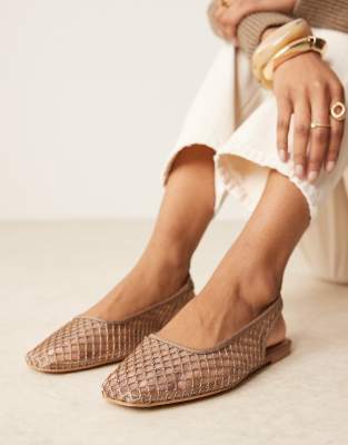  Lisse round-toe slingback ballet in taupe weave