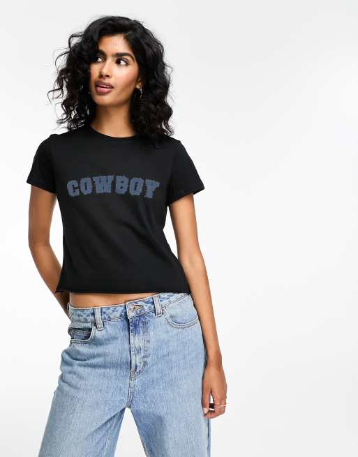 ASOS DESIGN – Liten t-shirt med cowboy-mönster och jeanseffekt