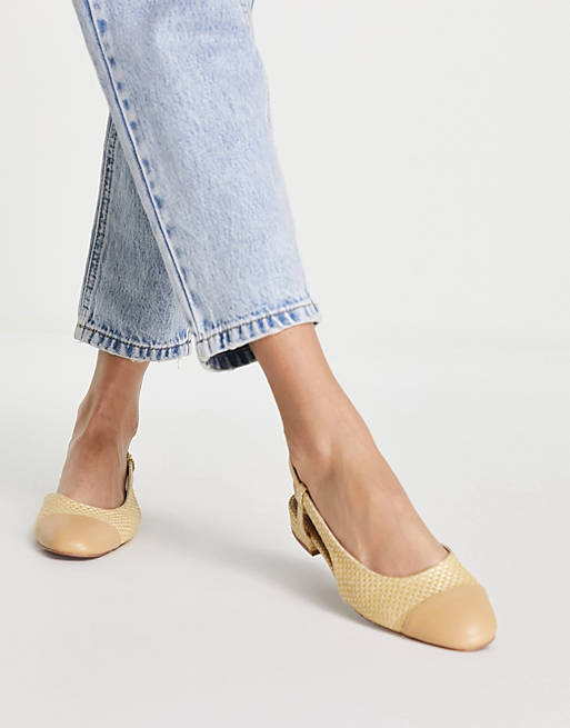 Women Flat Shoes/Lively slingback ballet flats in natural raffia 