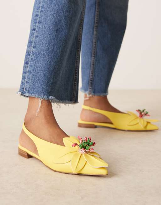 ASOS DESIGN – Livia – Jasnożółte balerinki z noskami w szpic, paskami za piętą i kwiatkami