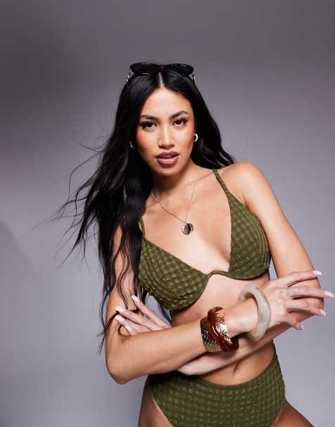 ASOS DESIGN – Lizzie – Bikinioberteil aus Seersucker in Khaki mit durchgehendem Bügel - view 1