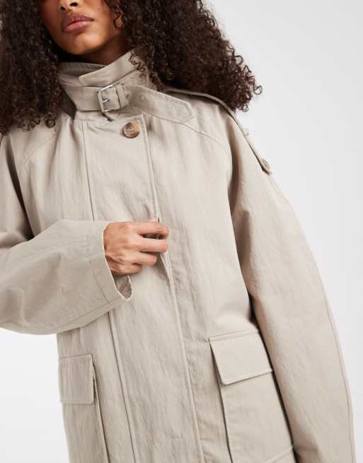 ASOS DESIGN – Ljusbeige, a-linjeformad, kort trenchcoat med ståkrage, 4 av 4