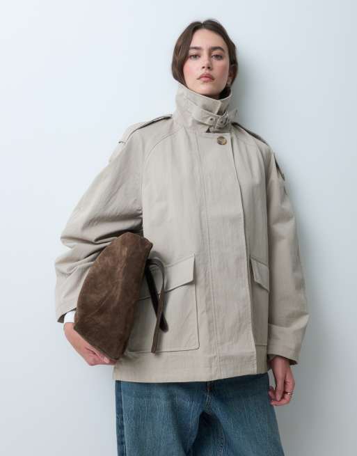 ASOS DESIGN – Ljusbeige, a-linjeformad, kort trenchcoat med ståkrage, 5 av 5