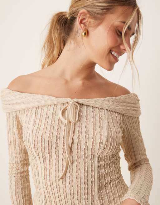 ASOS DESIGN – Ljusbeige, texturerad topp med korta ärmar, bara axlar och knutdetalj, 2 av 4