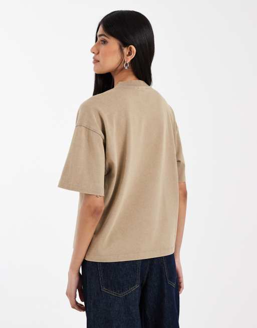ASOS DESIGN – Ljusbeige, tvättad t-shirt i regular fit med v-ringning, 4 av 4