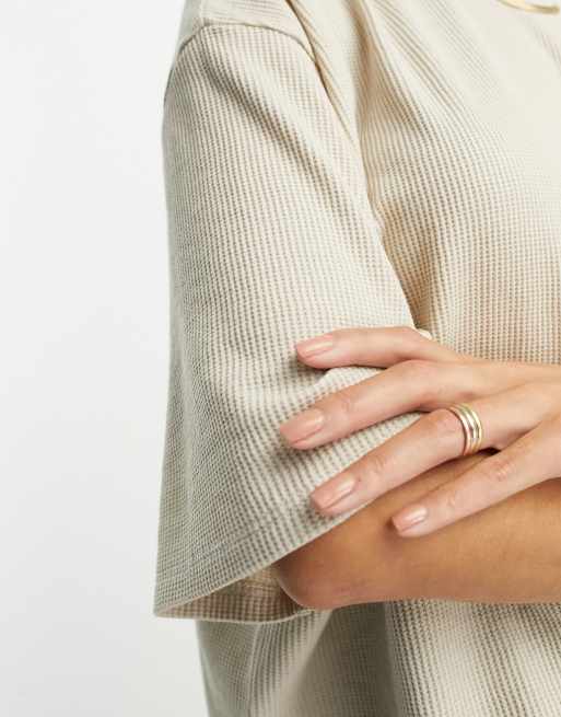 ASOS DESIGN – Ljusbeige, våfflad, kraftig t-shirt i oversize med sidoslits, 4 av 4