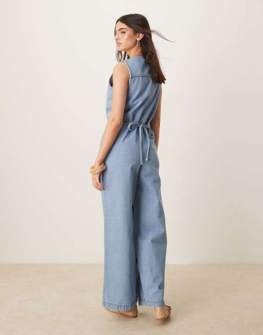 ASOS DESIGN – Ljusblå, ärmlös jumpsuit med knytning baktill i denim, 2 av 4