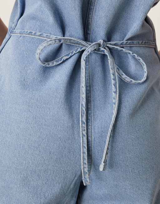ASOS DESIGN – Ljusblå, ärmlös jumpsuit med knytning baktill i denim, 4 av 4