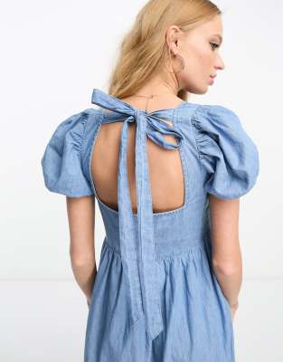 ASOS DESIGN – Ljusblå, mjuk jeansklänning i midilängd med puffärmar