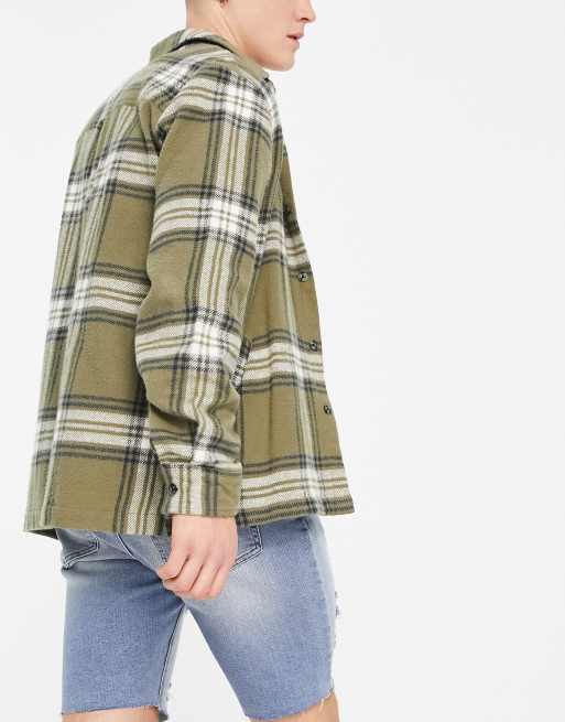 ASOS DESIGN – Ljusblå skinny jeansshorts med råskuren fåll och revor , 2 av 4