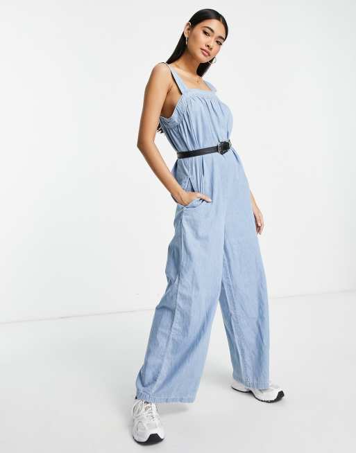ASOS DESIGN – Ljusblå, smockad jumpsuit i mjuk denim, 4 av 4