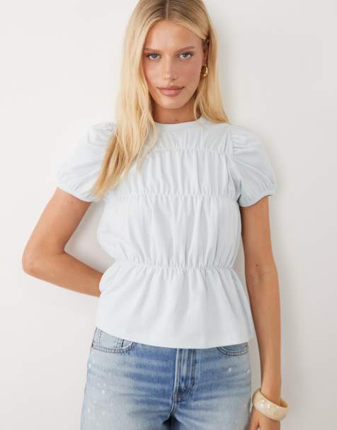 ASOS DESIGN – Ljusblå, smockad topp i crepe med puffärmar - view 1