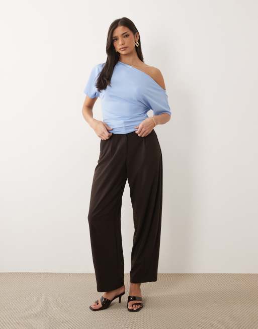 ASOS DESIGN – Ljusblå topp med bar axel och markerad midja, 2 av 4