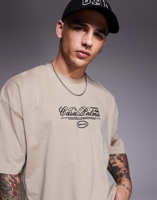 ASOS DESIGN – Ljusbrun, boxig t-shirt i oversize med tryck fram- och baktill , 2 av 4