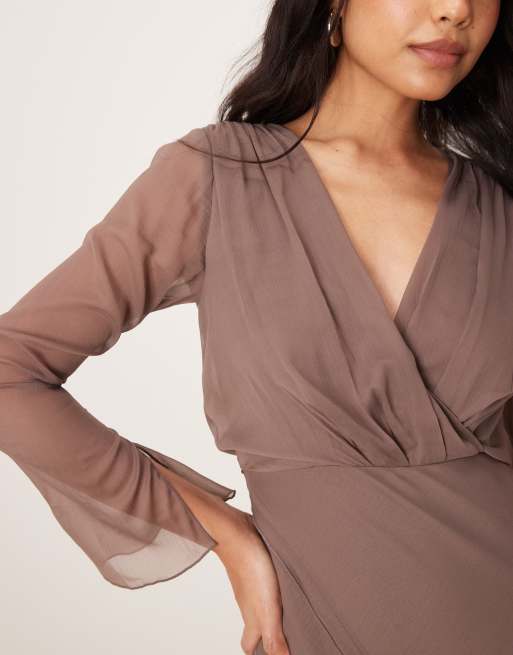 ASOS DESIGN – Ljusbrun midiklänning med omlottdesign framtill och dekorativ söm, 4 av 4