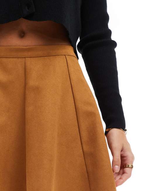 ASOS DESIGN – Ljusbrun minikjol i mockaimitation och vid modell, 4 av 5
