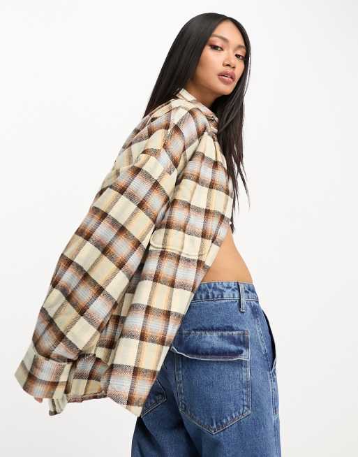 ASOS DESIGN – Ljusbrun- och blårutig skjortjacka i oversize med fickor, 4 av 4