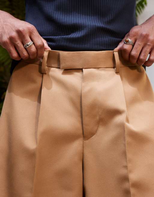 ASOS DESIGN – Ljusbruna, uppklädda bermudashorts i oversize med veck framtill, 3 av 5