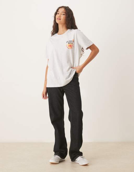 ASOS DESIGN – Ljusgrå t-shirt i regular fit med blommigt Italy-tryck, 2 av 4