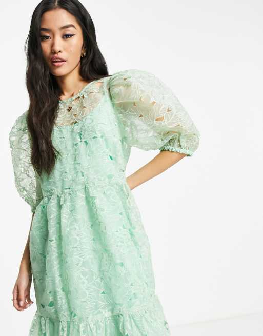 ASOS DESIGN – Ljusgrön, panelsydd midiklänning i blommig organza, 3 av 4