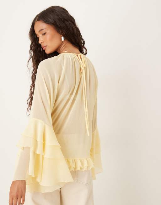 ASOS DESIGN – Ljusgul blus i chiffong med volangärmar, 3 av 4