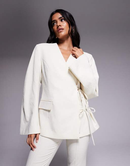 ASOS DESIGN – Ljusgult set i linnelook med kavaj med två knutar i sidan och utsvängda byxor, 2 av 3
