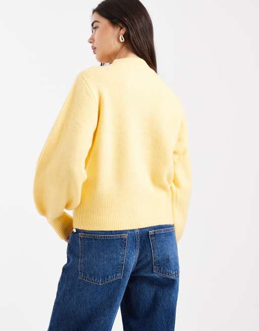 ASOS DESIGN – Ljusgul, finstickad kofta i fluffigt garn med strukturerade ärmar, 3 av 4