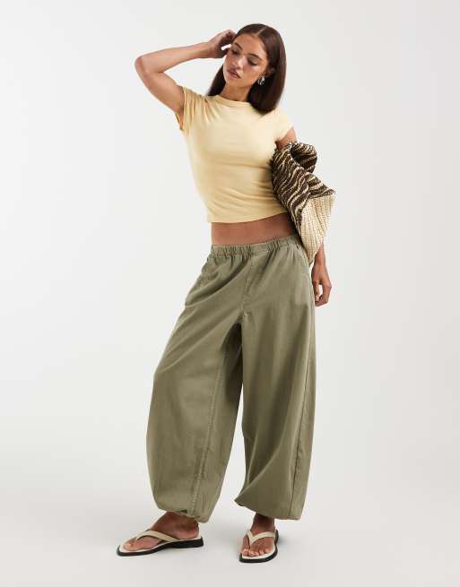 ASOS DESIGN – Ljusgul, mjuk t-shirt i liten modell, 3 av 4