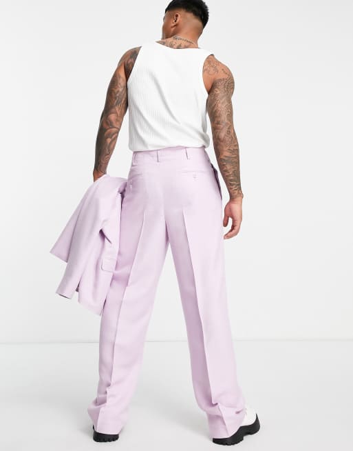 ASOS DESIGN – Ljuslila glansiga kostymbyxor med skimmer och vida ben, 2 av 4