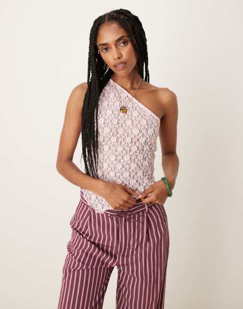 ASOS DESIGN – Ljusrosa, enaxlad topp i skir spets med asymmetrisk design - view 1