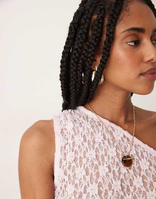 ASOS DESIGN – Ljusrosa, enaxlad topp i skir spets med asymmetrisk design, 4 av 4