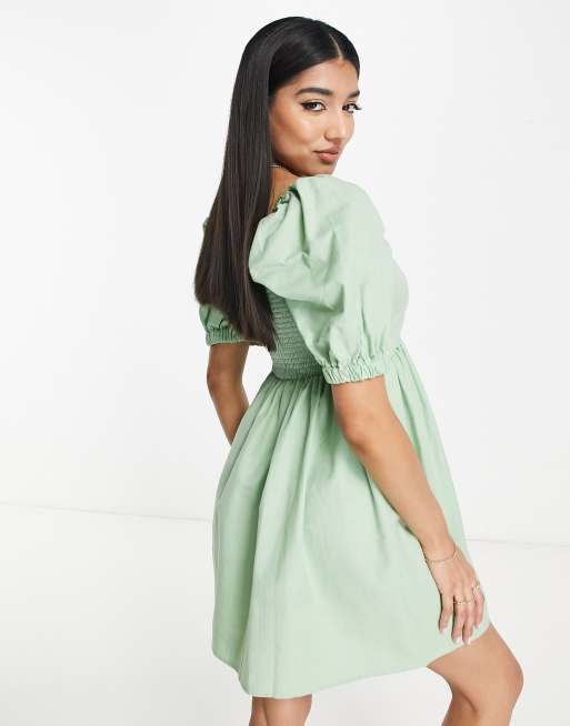ASOS DESIGN – Ljust kakifärgad smockklänning i minilängd med smockad rygg, 2 av 4
