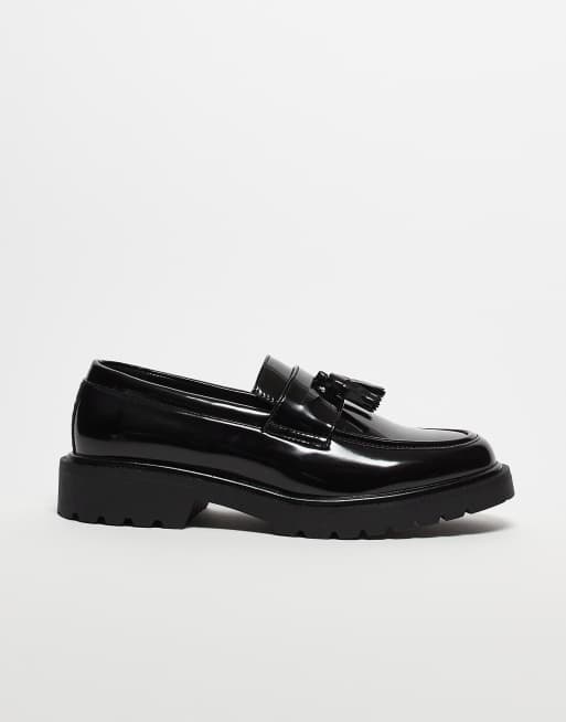 ASOS DESIGN Loafer aus Kunstleder in Schwarz mit Quasten