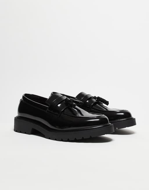 ASOS DESIGN Loafer aus Kunstleder in Schwarz mit Quasten