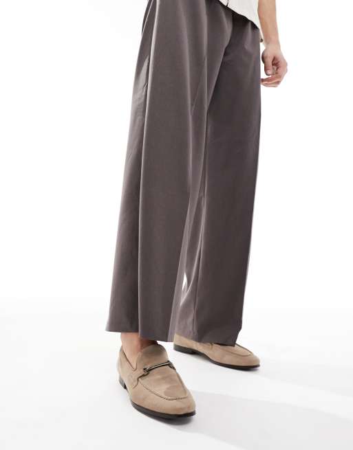 ASOS DESIGN – Loafer aus Wildleder mit Zierschnalle in Stone, 3 von 4