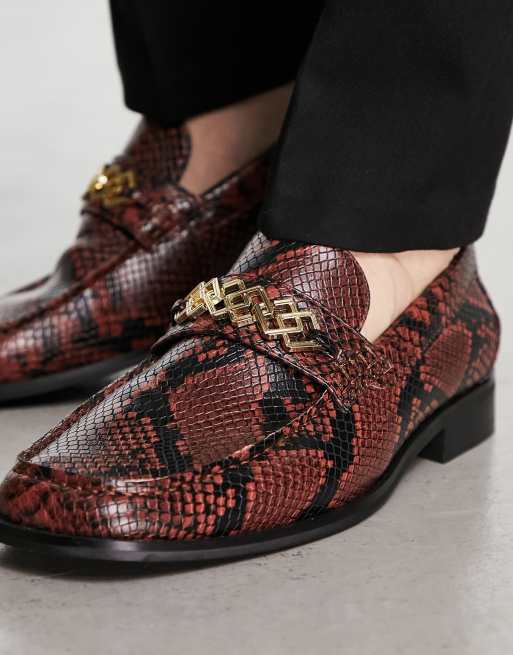 ASOS Design Loafer in Braun aus Kunstleder mit Schlangenmuster ASOS