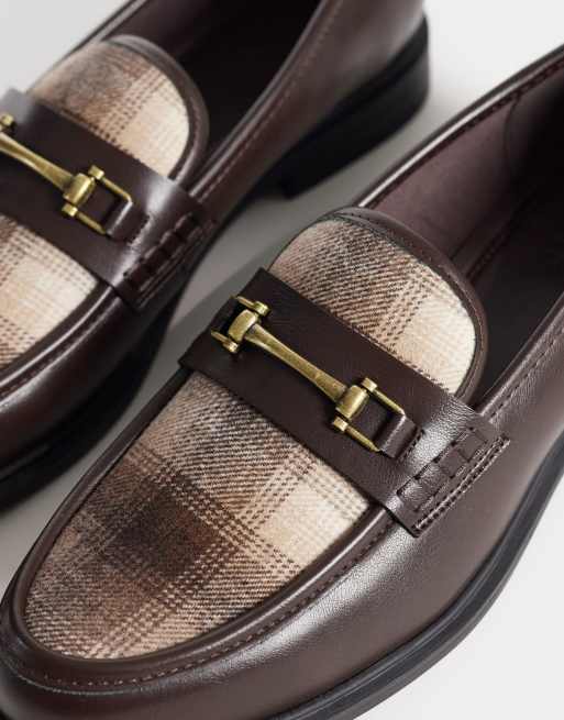 ASOS DESIGN – Loafer in Braun mit karierter Oberseite mit Trensendetail, 4 von 4
