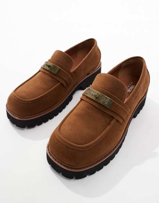 ASOS DESIGN Loafer in Braun und WeiB mit dicker Sohle