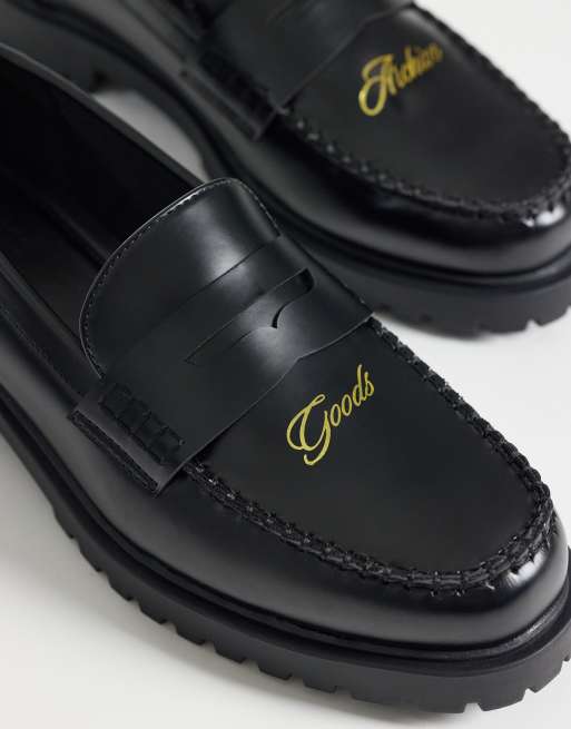 ASOS DESIGN – Loafer in Schwarz mit geprägtem Schriftzug und gerillter Sohle, 4 von 4