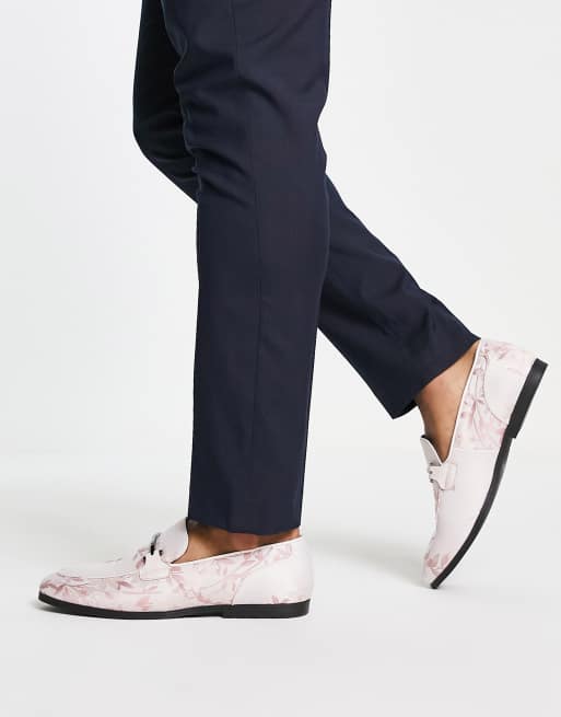 ASOS DESIGN - Loafers i imiteret læder med lyserødt blomsterdesign med spændedetalje , 3 af 4