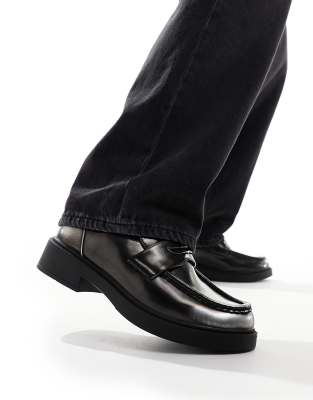  loafers in black and silver faux leather